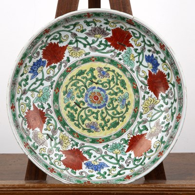 Lot 102 - Polychrome Wucai porcelain charger Chinese,...