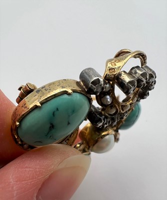 Lot 24 - A vari gem-set pendant/brooch, designed as a...