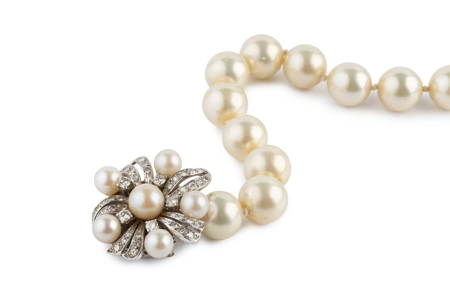 Lot 83 - A cultured pearl and diamond necklace clasp,...