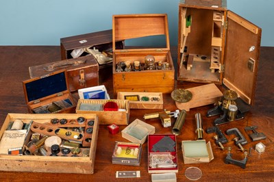 Lot 31 - A collection of microscope parts