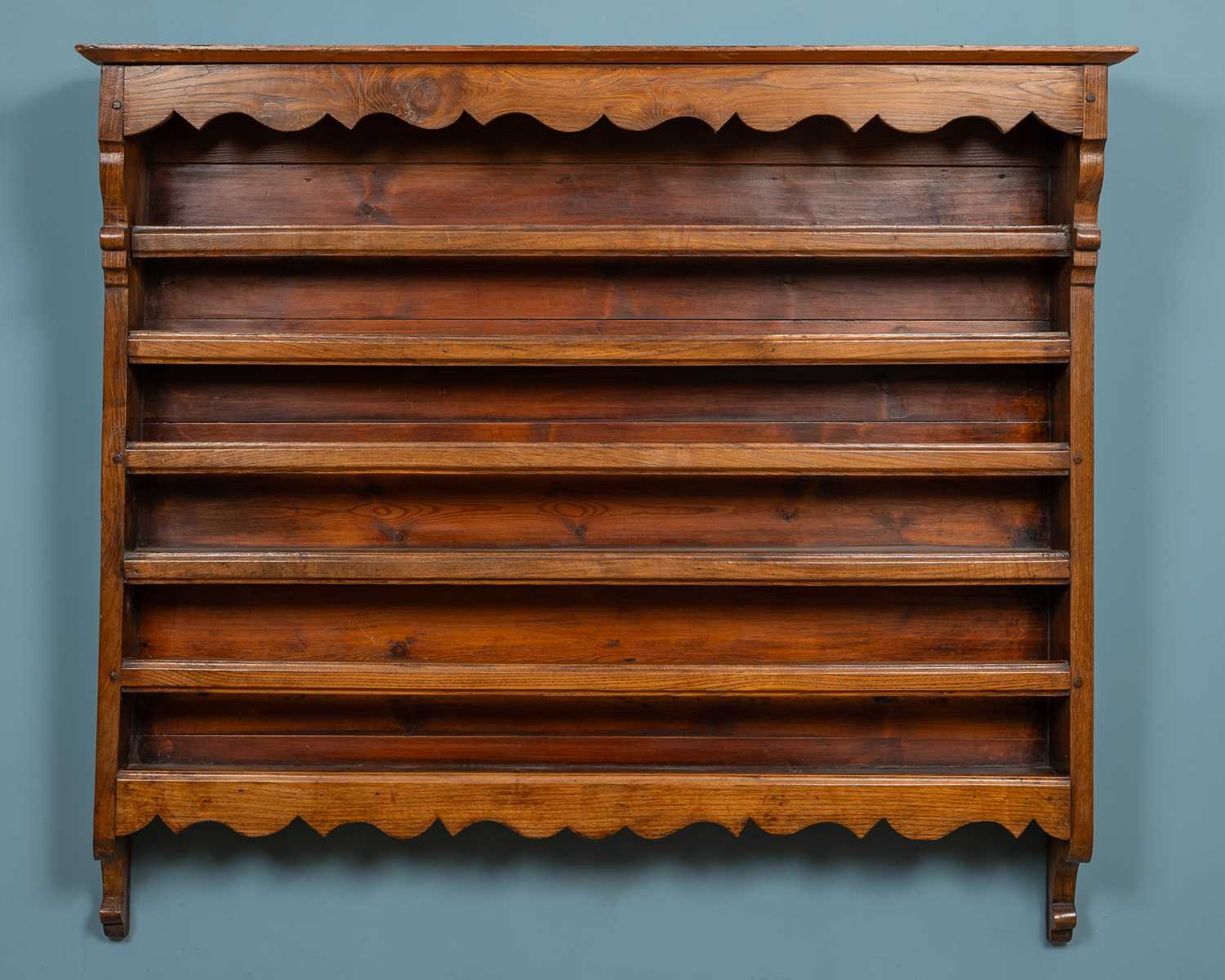 Lot 252 - A plate rack