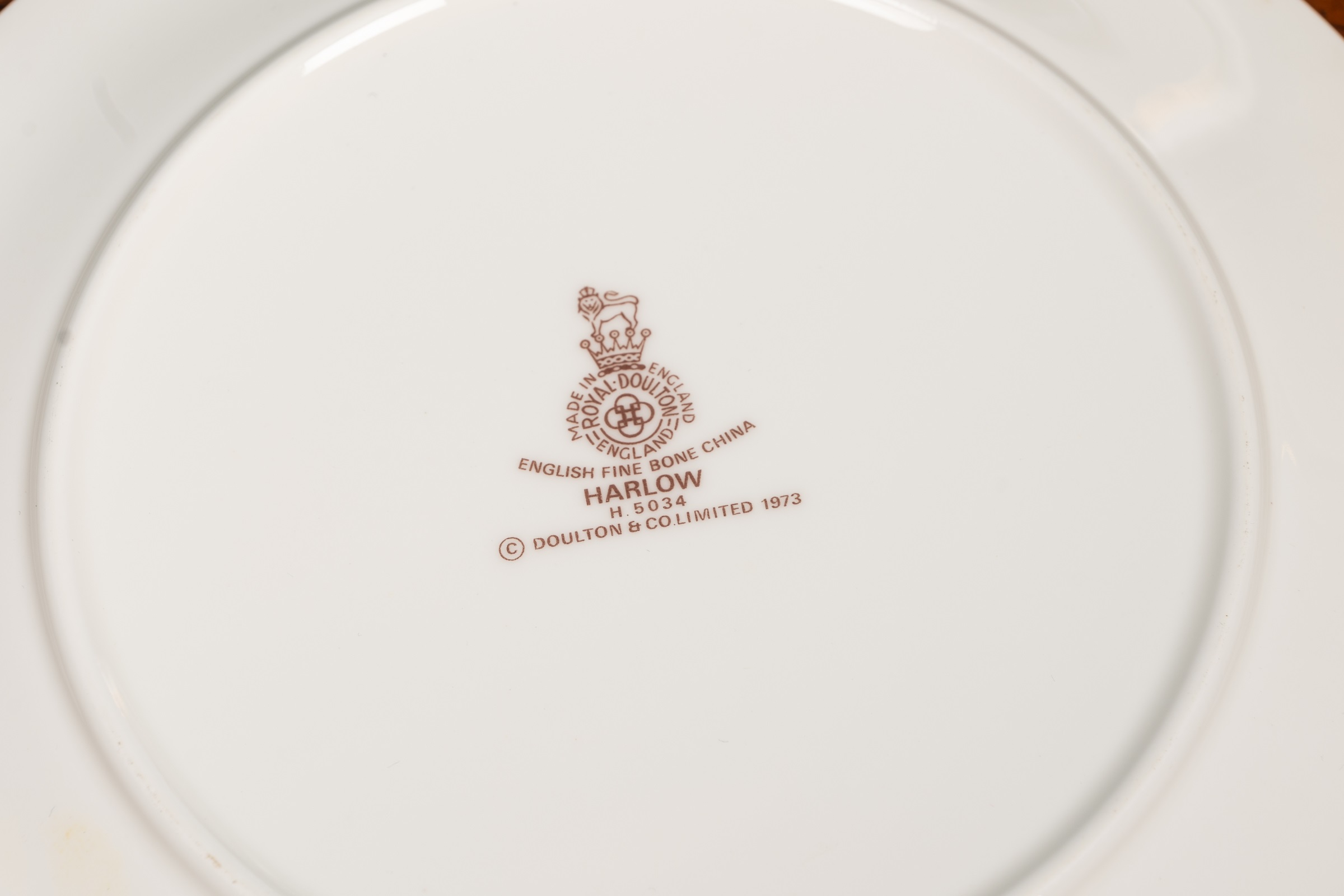 Lot 32 A Royal Doulton ‘Harlow’ part dinner, tea and