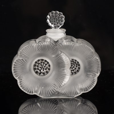 Lot 360 - René Lalique (1860-1945) 'Deux Fleurs' scent...