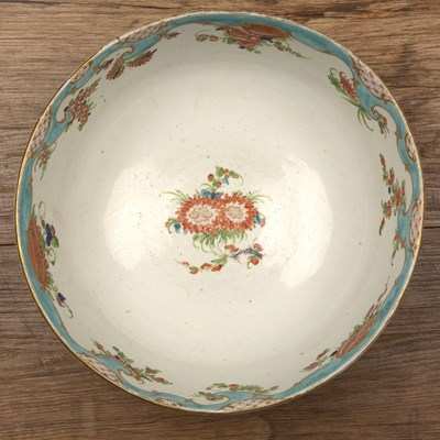 Lot 253 - Worcester porcelain bowl late 18th Century,...