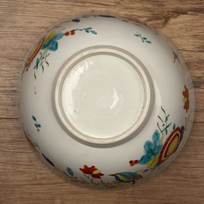 Lot 253 - Worcester porcelain bowl late 18th Century,...