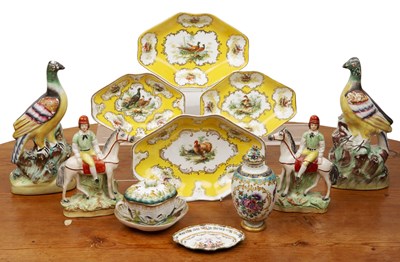 Lot 302 - Group of pieces to include a polychrome lidded...