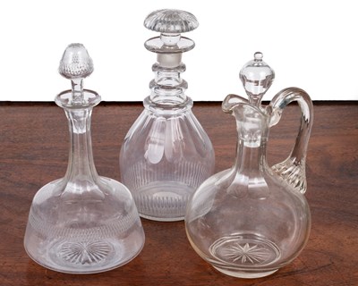 Lot 75 - A collection of glassware