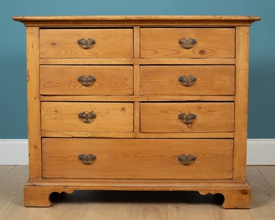 Lot 140 - An early 20th century chest of drawers