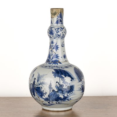 Lot 12 - Garlic neck blue and white bottle vase Chinese,...