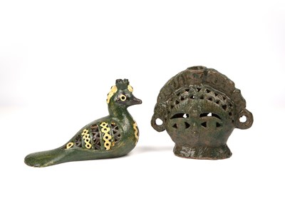 Lot 87 - A Turkish Canakkale earthenware pottery bird...