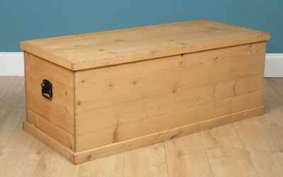 Lot 368 - A Victorian style pine blanket box