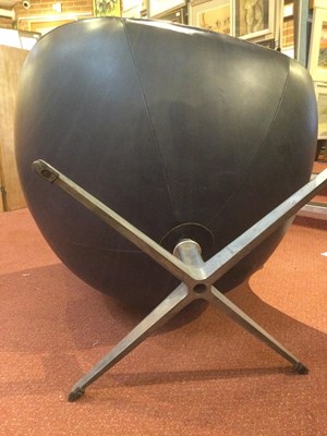 Lot 719 - Arne Jacobsen (1902-1972) for Fritz Hansen Egg...