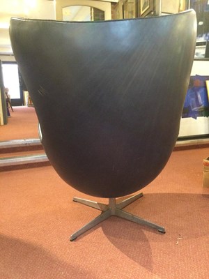 Lot 719 - Arne Jacobsen (1902-1972) for Fritz Hansen Egg...