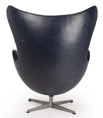 Lot 719 - Arne Jacobsen (1902-1972) for Fritz Hansen Egg...