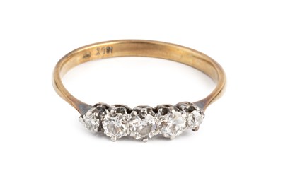 Lot 196 - A diamond five stone ring, the graduated old...