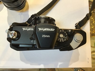 Lot 229 - A Voigtlander Bessa R camera 00103804 with a...