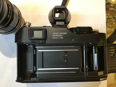 Lot 229 - A Voigtlander Bessa R camera 00103804 with a...