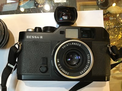Lot 229 - A Voigtlander Bessa R camera 00103804 with a...