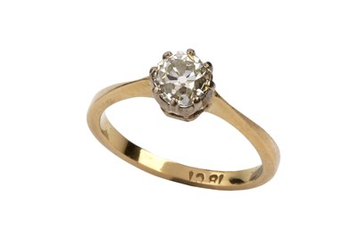 Lot 111 - A diamond single stone ring, the old-cut...