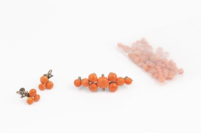 Lot 38 - A collection of coral jewellery, comprising a...