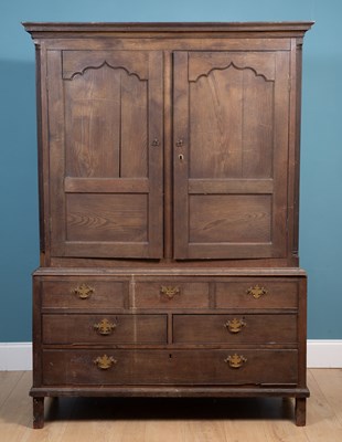 Lot 491 - An 18th century oak Welsh cupboard