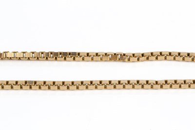 Lot 65 - A 9ct gold box-link chain, with London import...