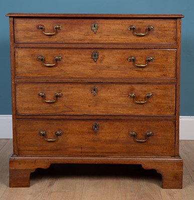 Lot 471 - A George III mahogany small size chest of drawers