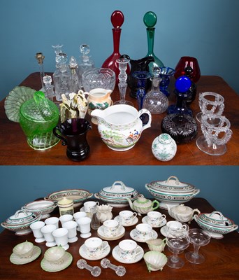 Lot 636 - A collection of glass and china