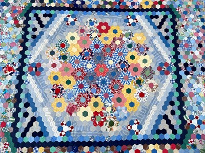 Lot 464 - A patchwork quilt