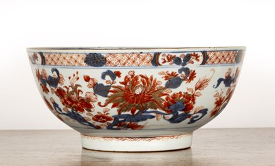 Lot 120 - Export porcelain bowl Chinese, 18th Century...