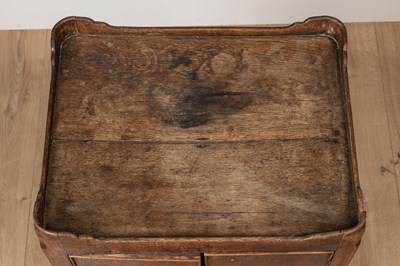 Lot 405 - A George III mahogany bedside commode