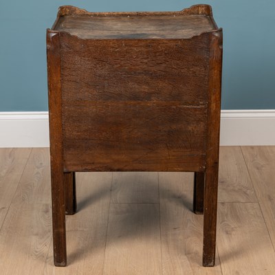 Lot 405 - A George III mahogany bedside commode