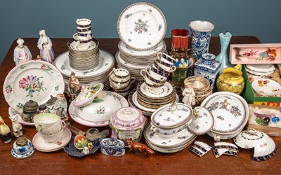 Lot 109 - A collection of various ceramics and further bijouterie