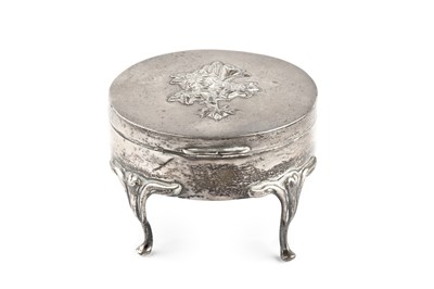 Lot 650 - An Edwardian silver trinket box, the cover...