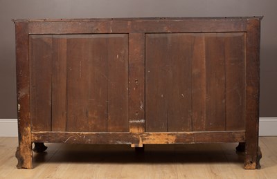 Lot 153 - A Georgian mule chest with hinged top