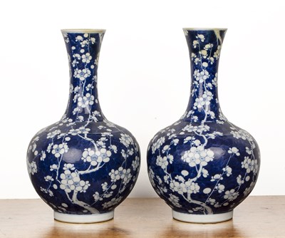 Lot 20 - Pair of blue and white porcelain vases Chinese,...