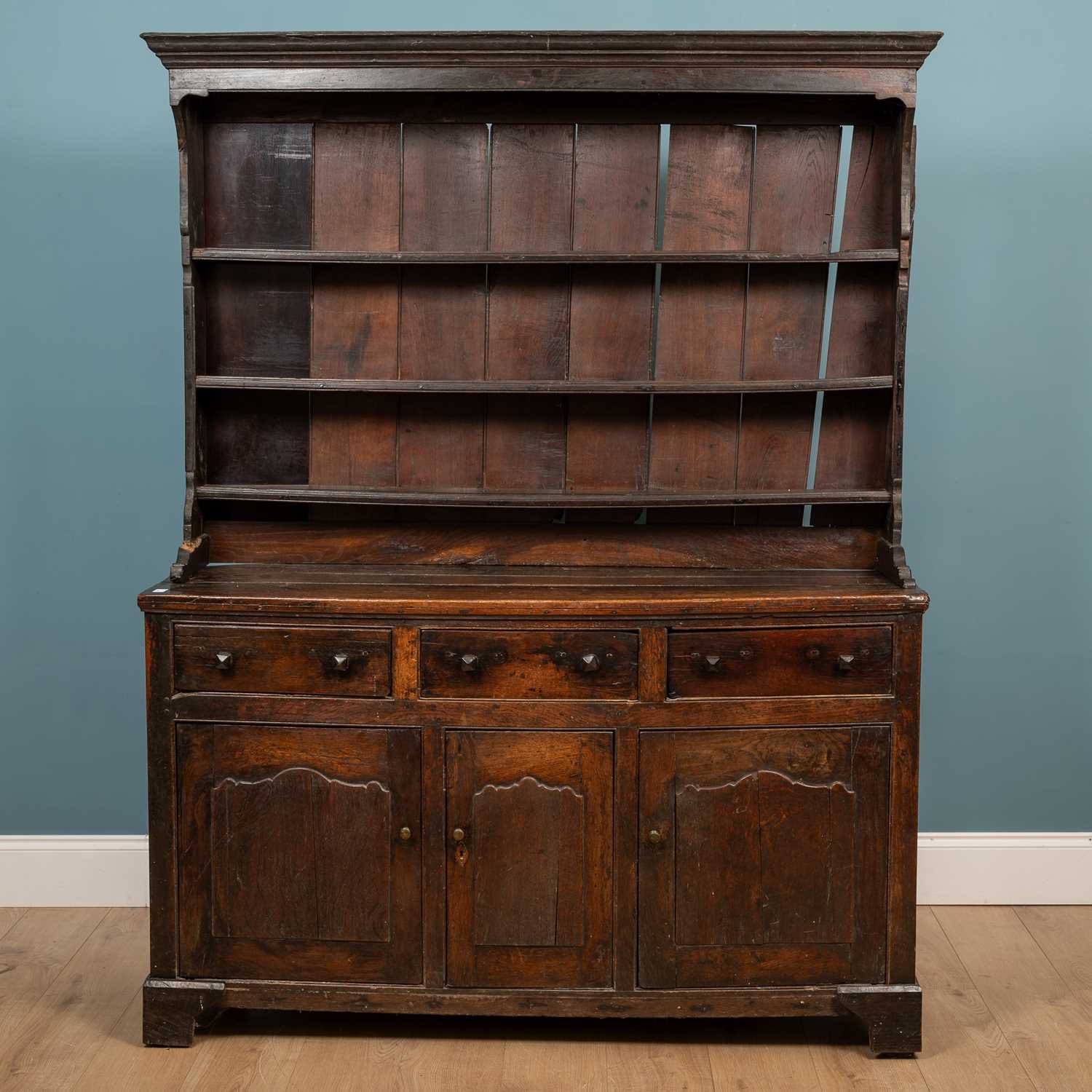 Lot 451 - An 18th century style oak Welsh dresser