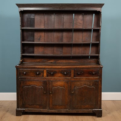 Lot 451 - An 18th century style oak Welsh dresser