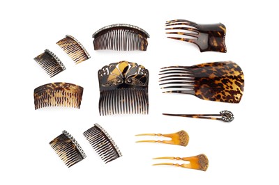 Lot 535 - A tortoiseshell hair comb, with pierced and...