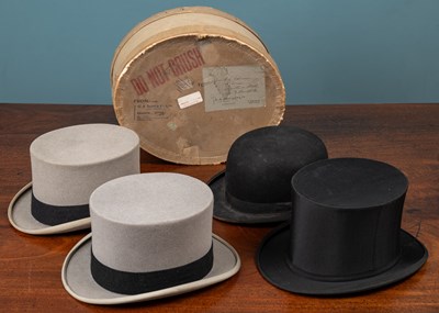 Lot 460 - A collection of four hats