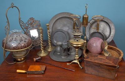 Lot 635 - A collection of miscellaneaous items