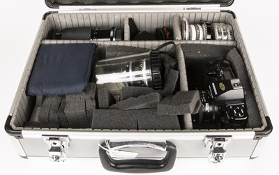 Lot 305 - A Nikon F801 in a box with wide angle lense,...