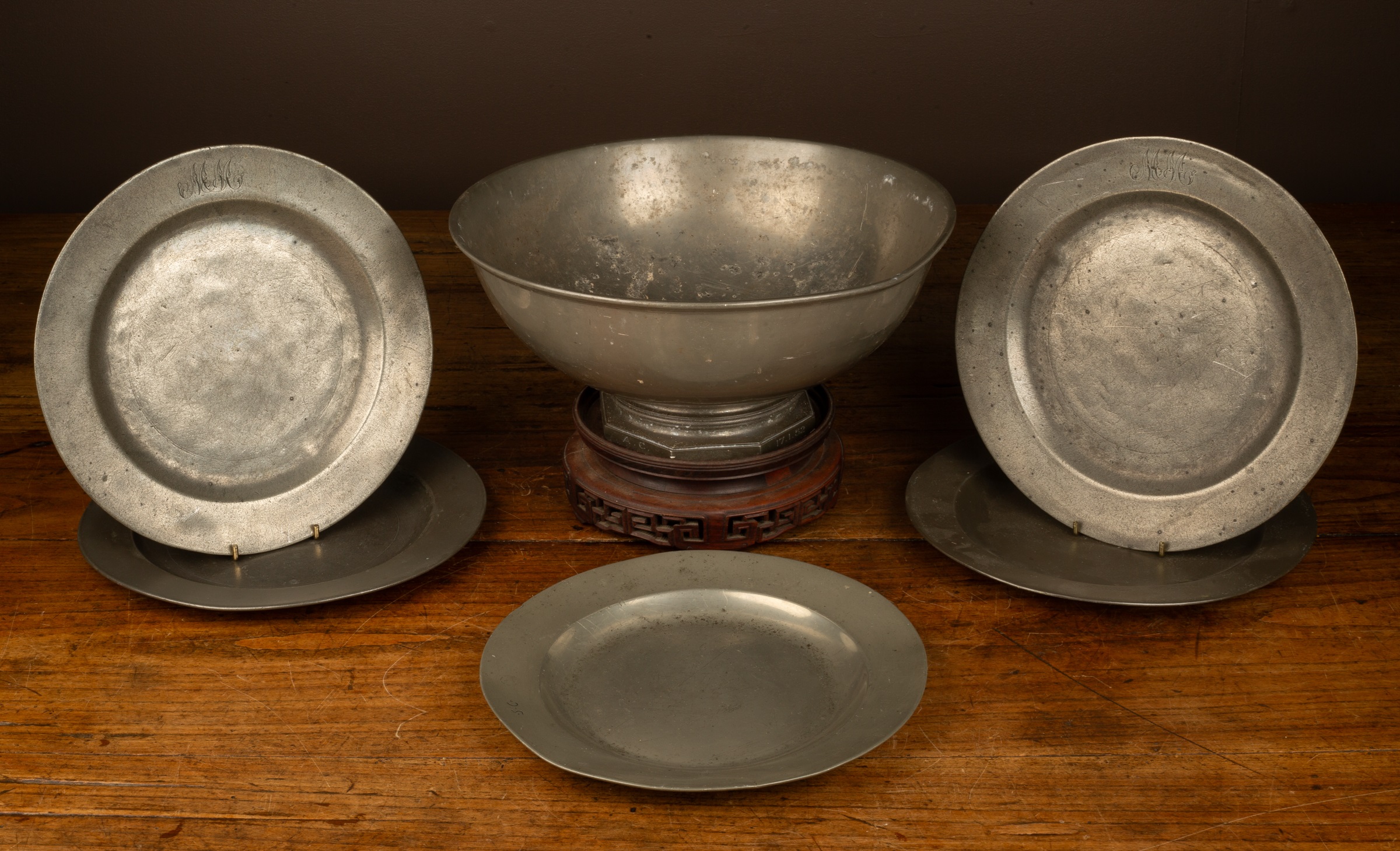 Pewter hotsell dinnerware sets