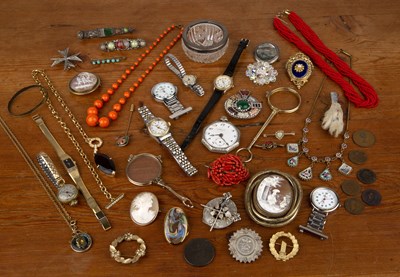 Lot 262 - Collection of miscellaneous jewellery...