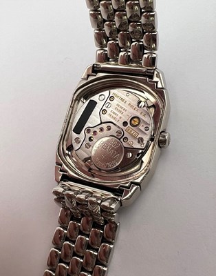 Lot 252 - A lady's 18ct white gold and diamond set...