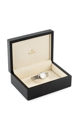 Lot 252 - A lady's 18ct white gold and diamond set...