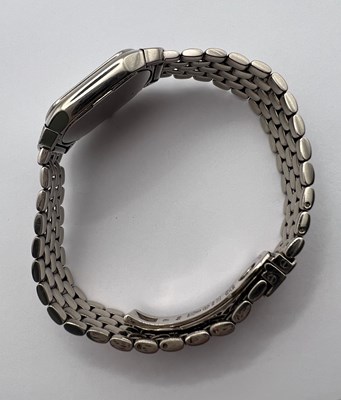 Lot 252 - A lady's 18ct white gold and diamond set...