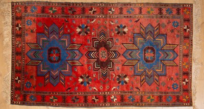 Lot 201 - A 20th century Heritz style machine woven carpet