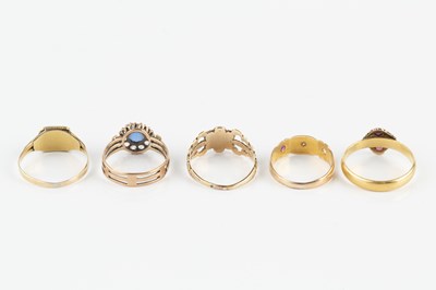 Lot 63 - A collection of antique and later dress rings,...