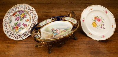 Lot 502 - A Meissen porcelain plate, a Sèvres style oval dish and a Bloor Derby porcelain plate